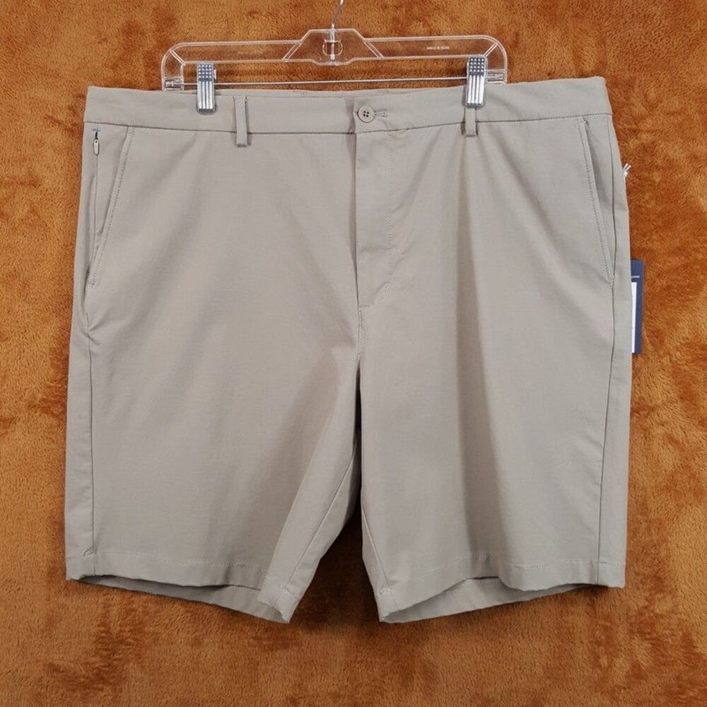 VINEYARD VINES Shorts Mens Size 40 Tan On The Go 9" OTG in Khaki